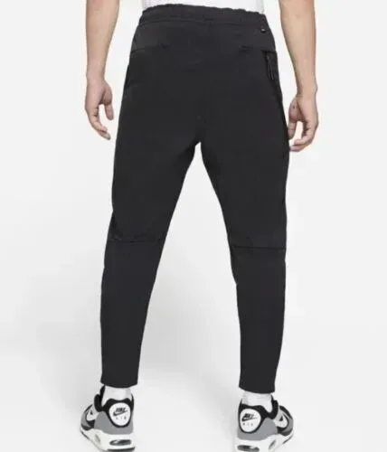 Брюки чоловічі Nike Sportswear Tech Essentials (DR9101-010)