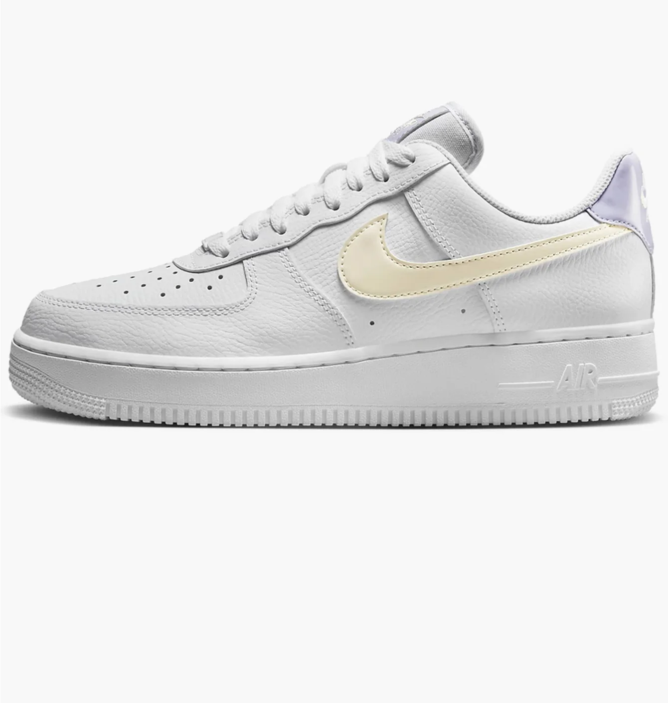 Кросівки жіночі Nike Air Force 1 07 White FN3501-100