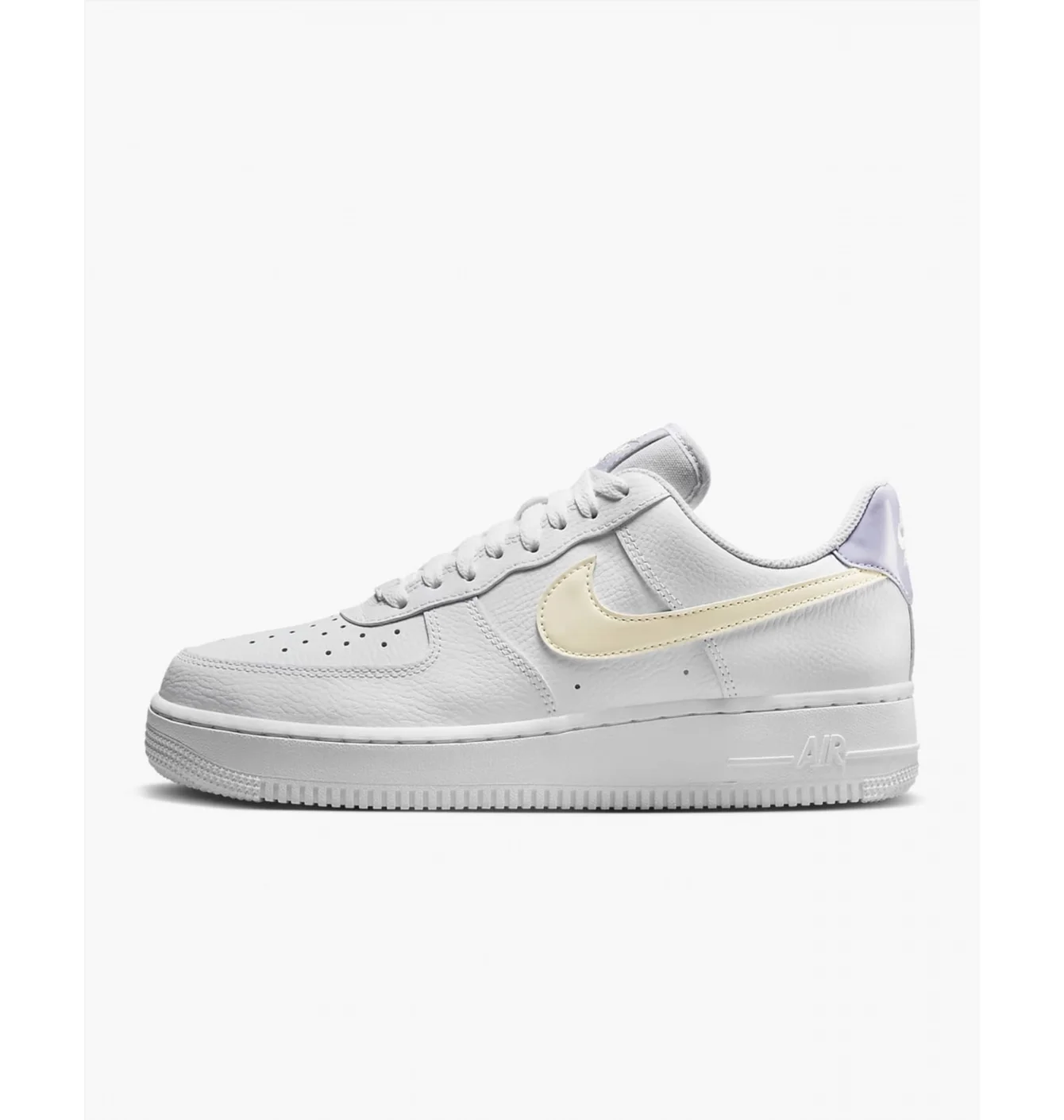 Кросівки жіночі Nike Air Force 1 07 White FN3501-100