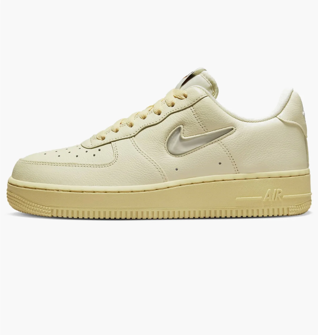 Кросівки жіночі Nike Air Force 1 07 Lx Beige Do9456-100