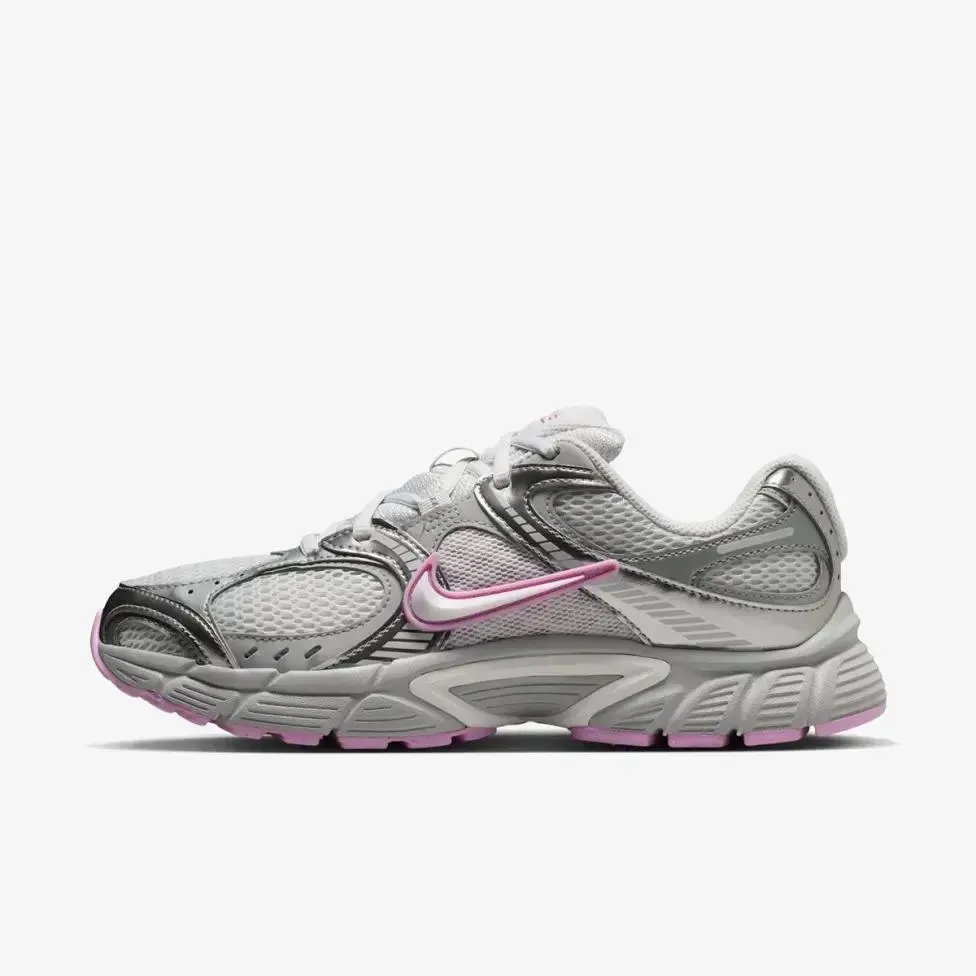 Кросівки жіночі Nike W V5 Rnr (HQ7901-009)