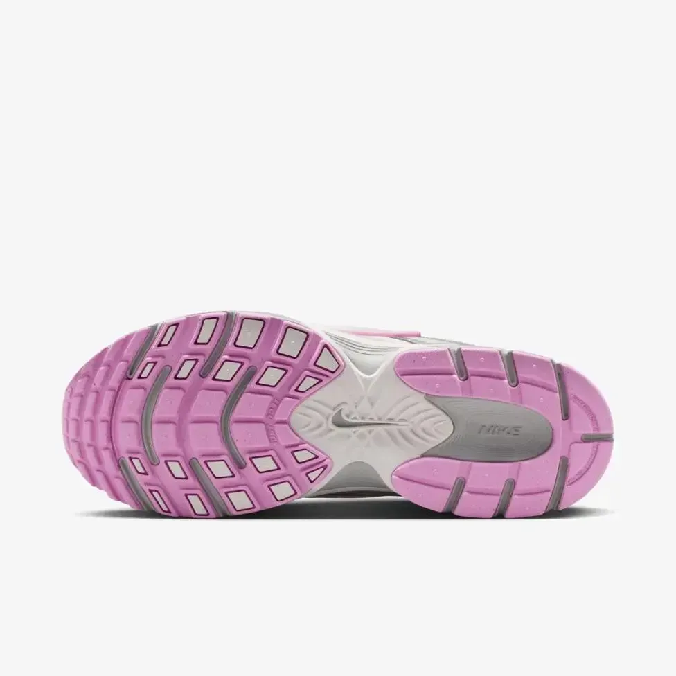 Кросівки жіночі Nike W V5 Rnr (HQ7901-009)