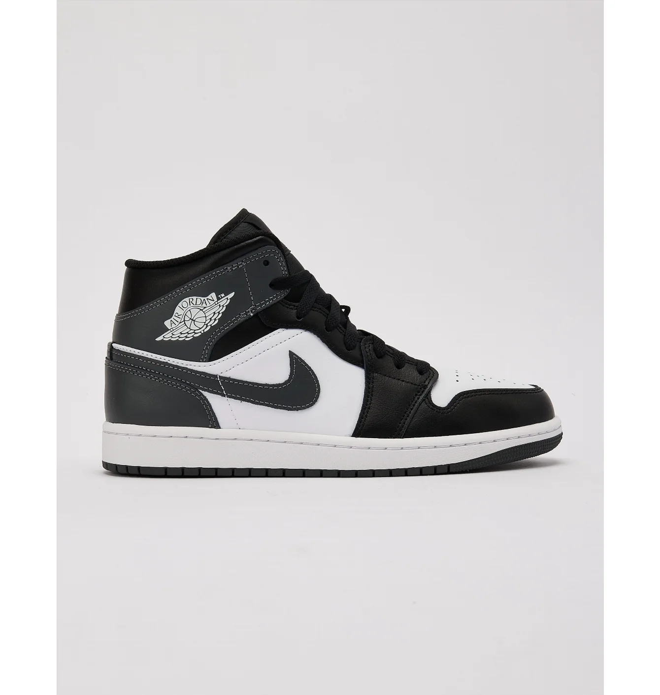 Кросівки чоловічі Air Jordan 1 Mid Black/White DQ8426-001