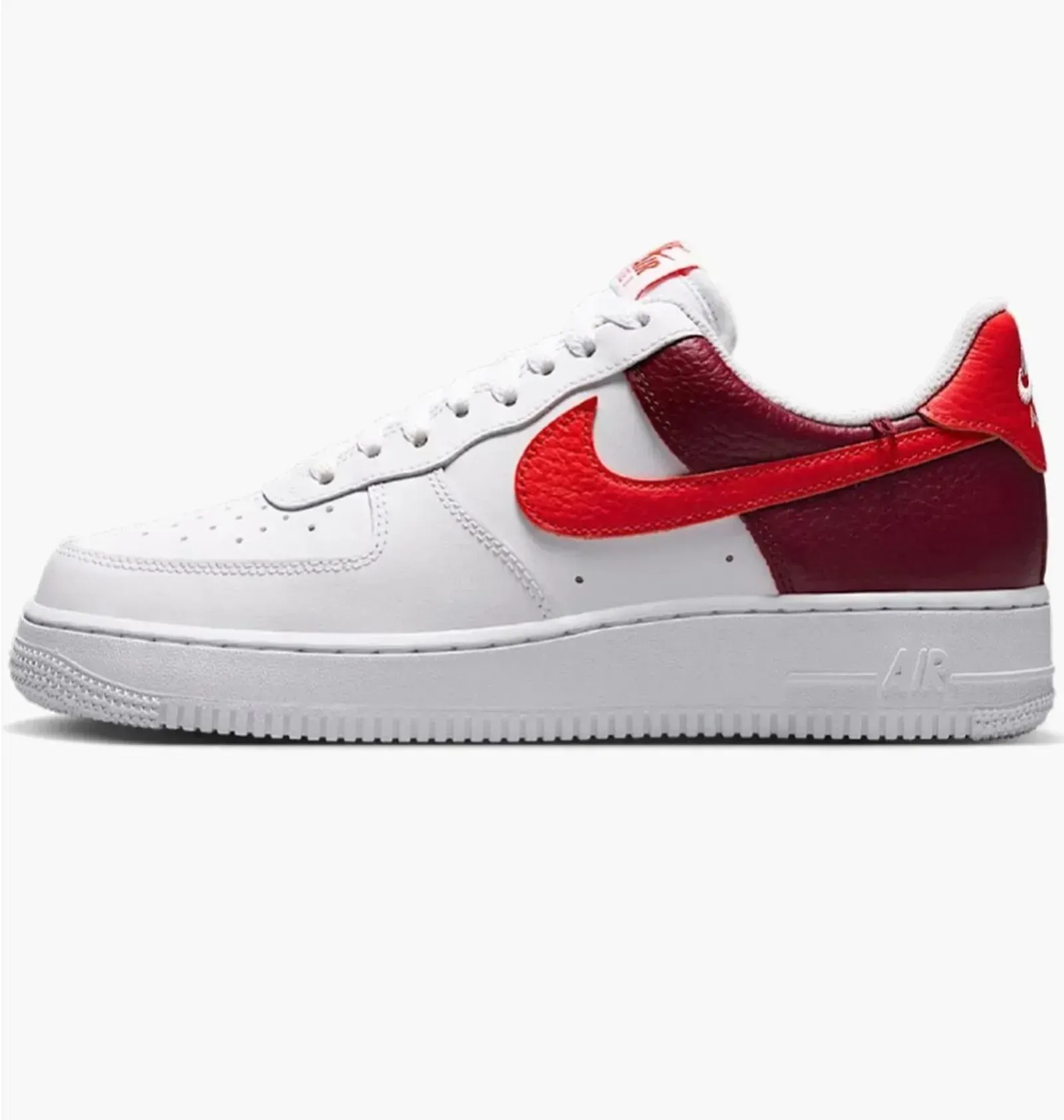 Кросівки жіночі Nike Air Force 1 07 White (IR0872-101)