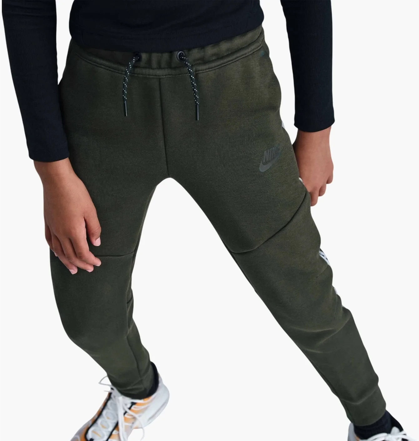 Штани дитячі Nike Sportswear Tech Fleece Older Joggers With Reflective Design Accents Olive IM9163-355