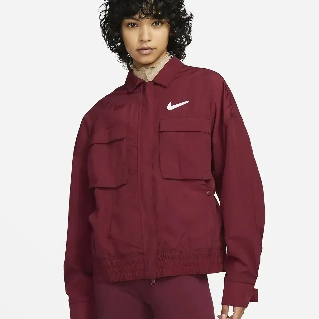Куртка жіноча Nike Sportswear Swoosh Woven Jacket (DR5620-638)