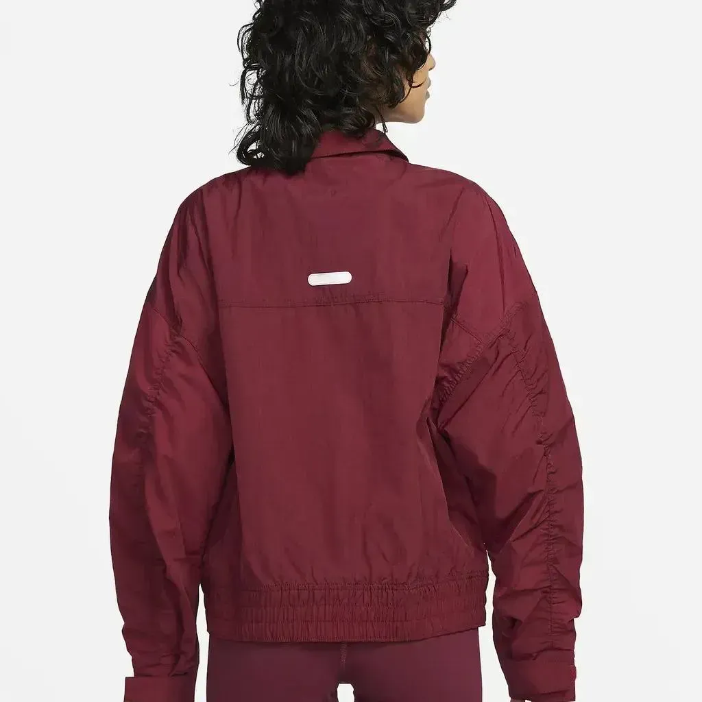 Куртка жіноча Nike Sportswear Swoosh Woven Jacket (DR5620-638)