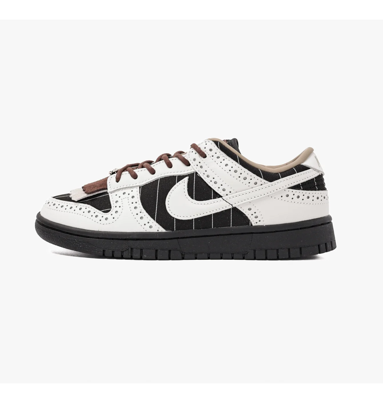 Кросівки жіночі Nike Dunk Low Lx Black/White FV3642-010
