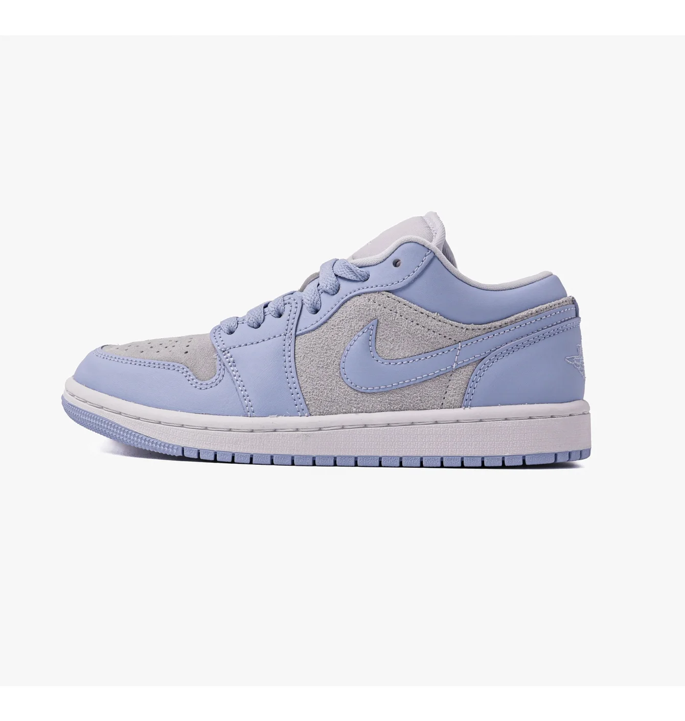 Кросівки жіночі Air Jordan Womens Shoe Light Blue/White DC0774-050