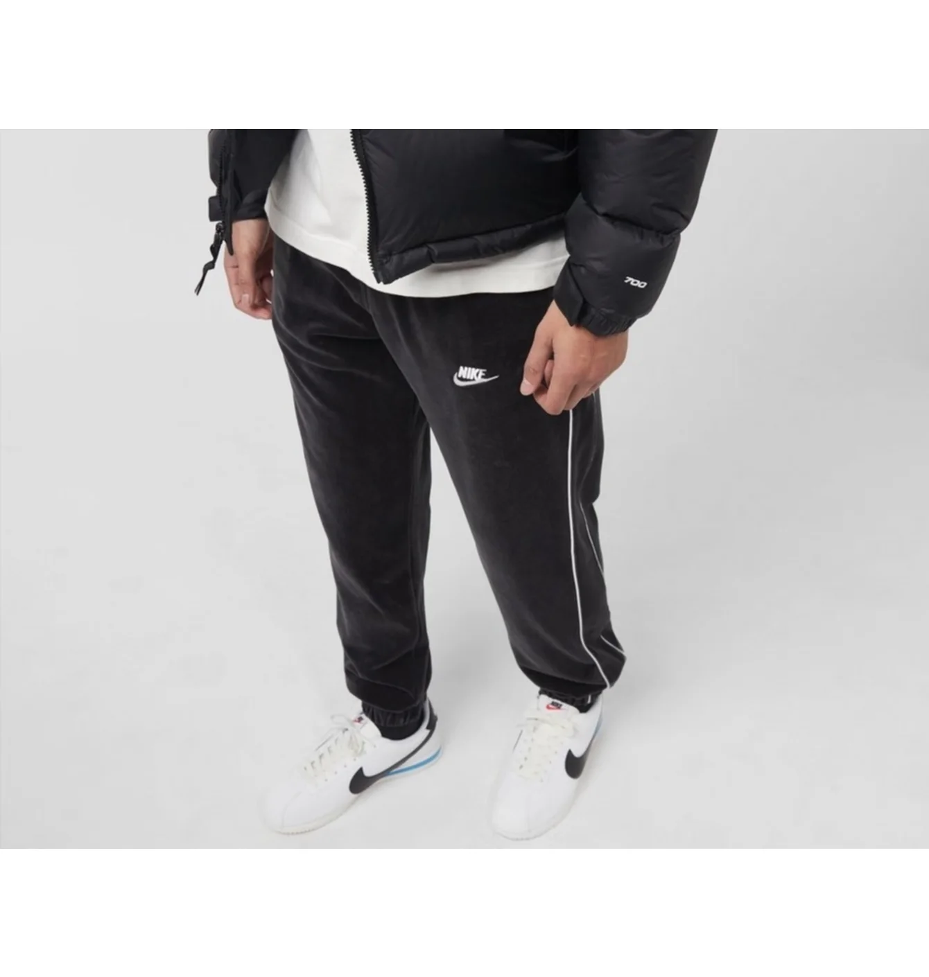Штани чоловічі Nike Club Velour Track Pant Black FB8234-010