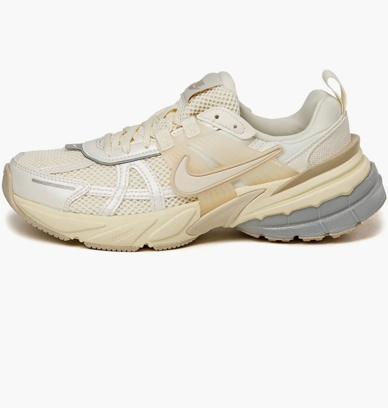Кросівки жіночі Nike V2K Run Beige HQ1512-110