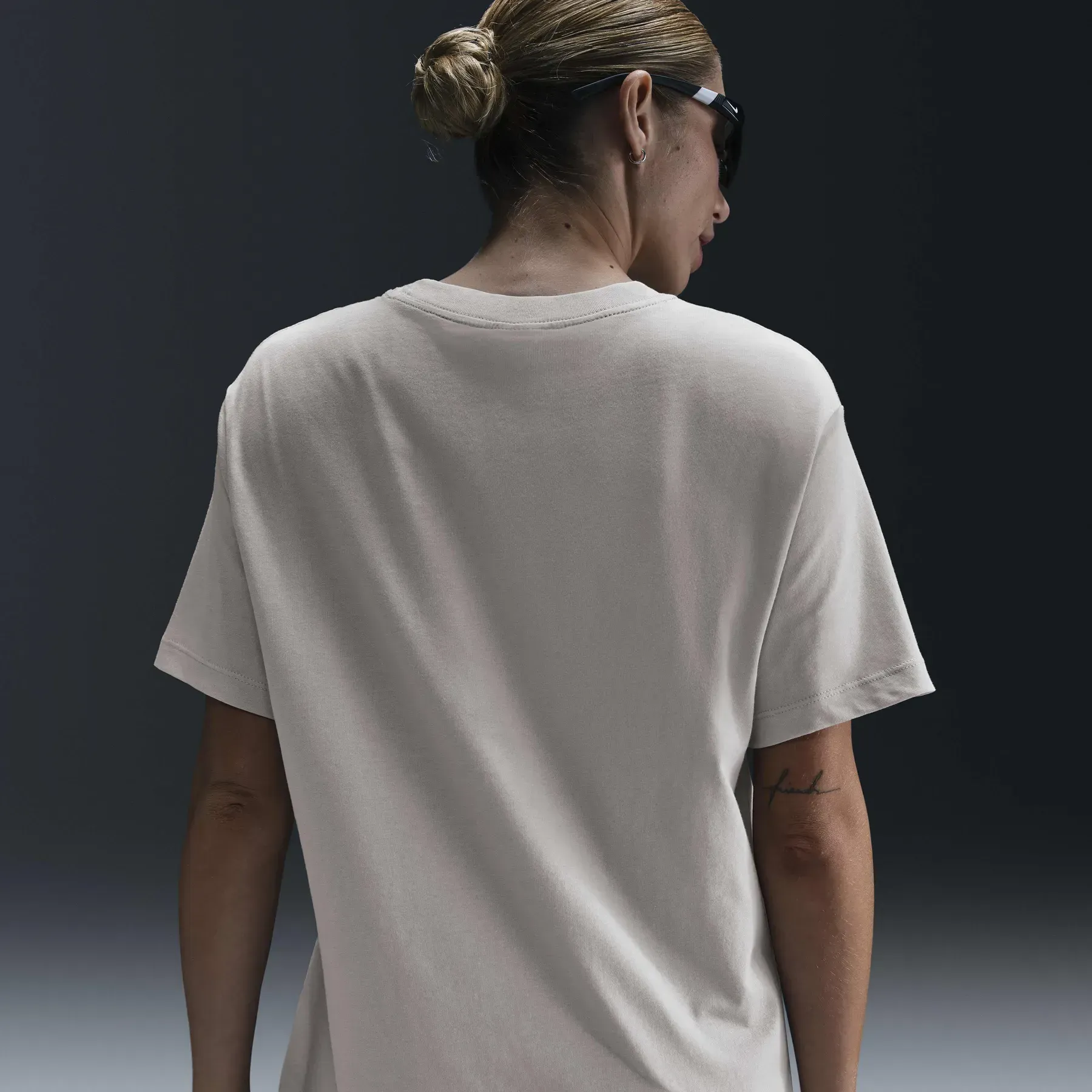Футболка жіноча Nike Sportswear (HQ3745-014)