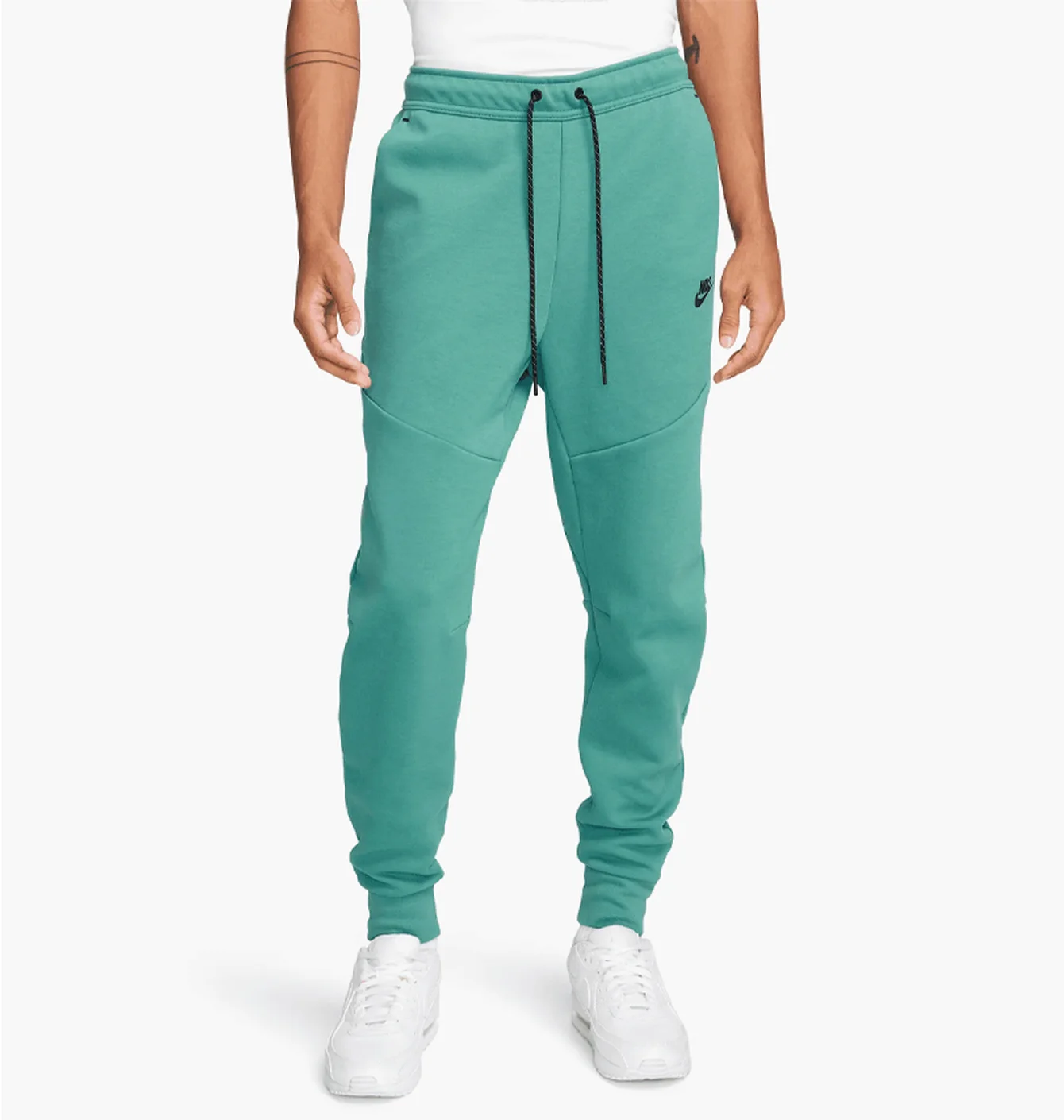 NIKE SPORTSWEAR TECH FLEECE