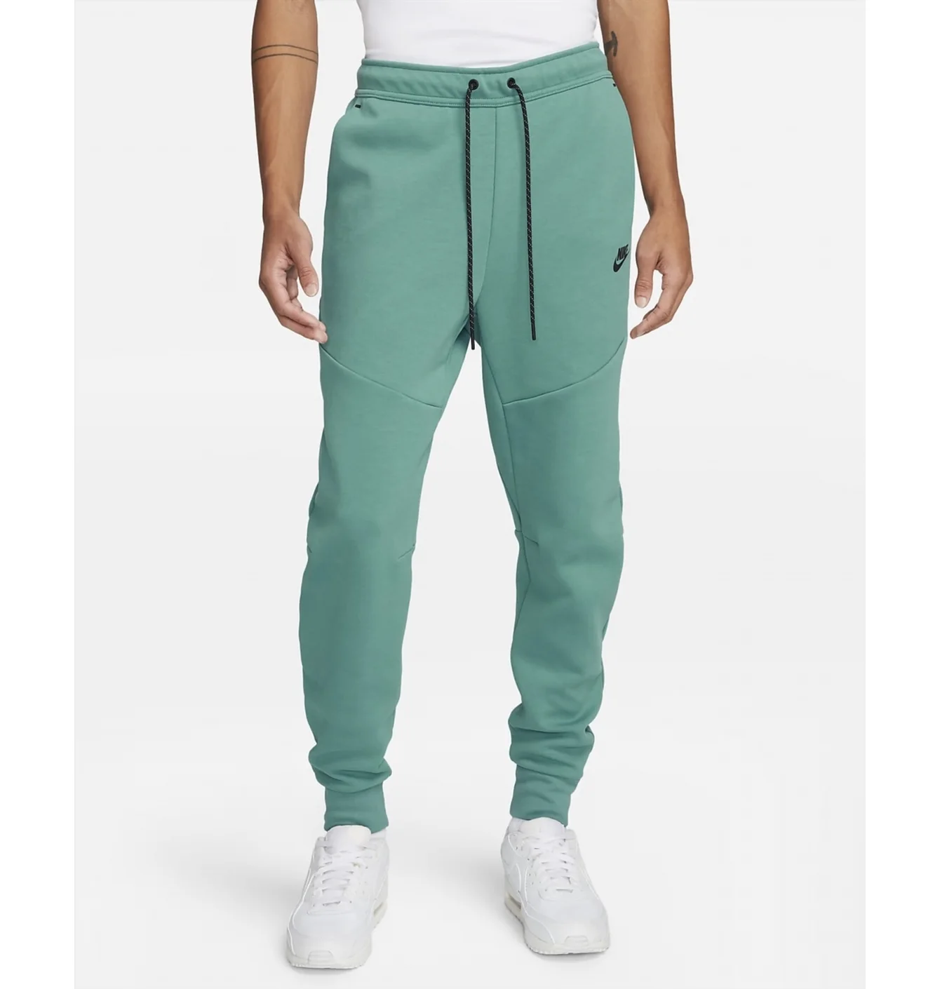NIKE SPORTSWEAR TECH FLEECE