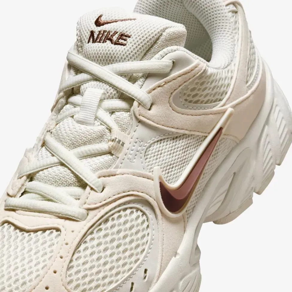 Кросівки жіночі Nike W V5 Rnr S (IQ7577-121)