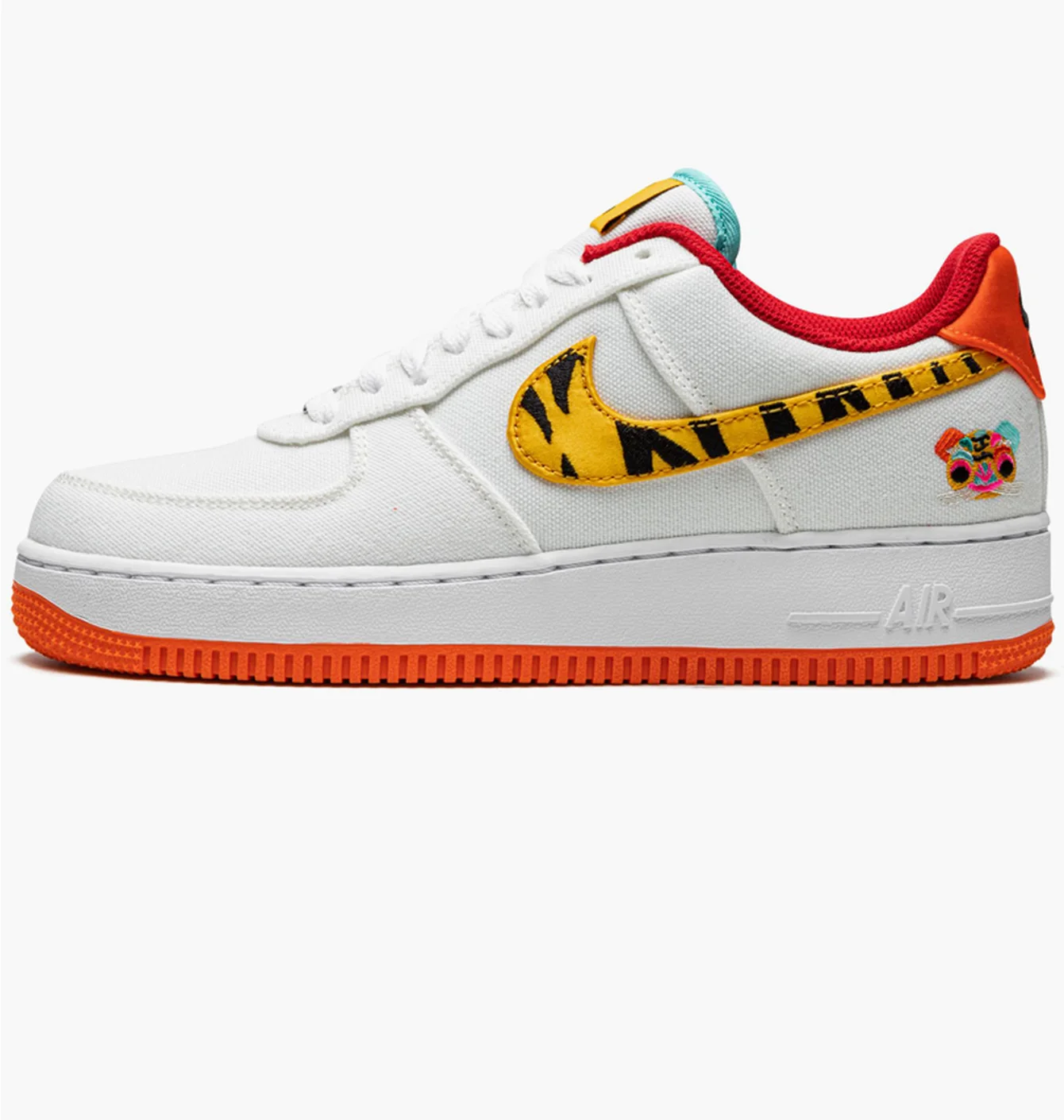 Кросівки жіночі Nike Air Force 1 07 Lx White DR0148-171