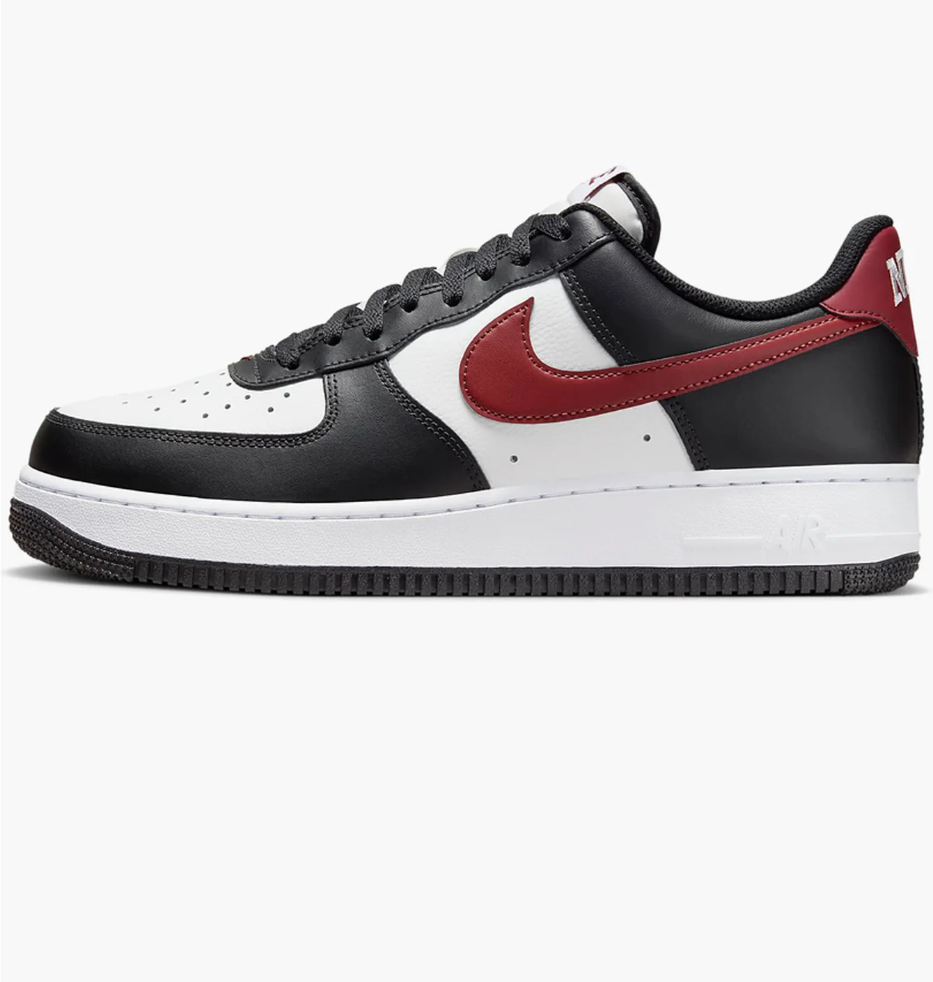 Кросівки чоловічі Nike Air Force 1 07 Black/White FZ4615-001