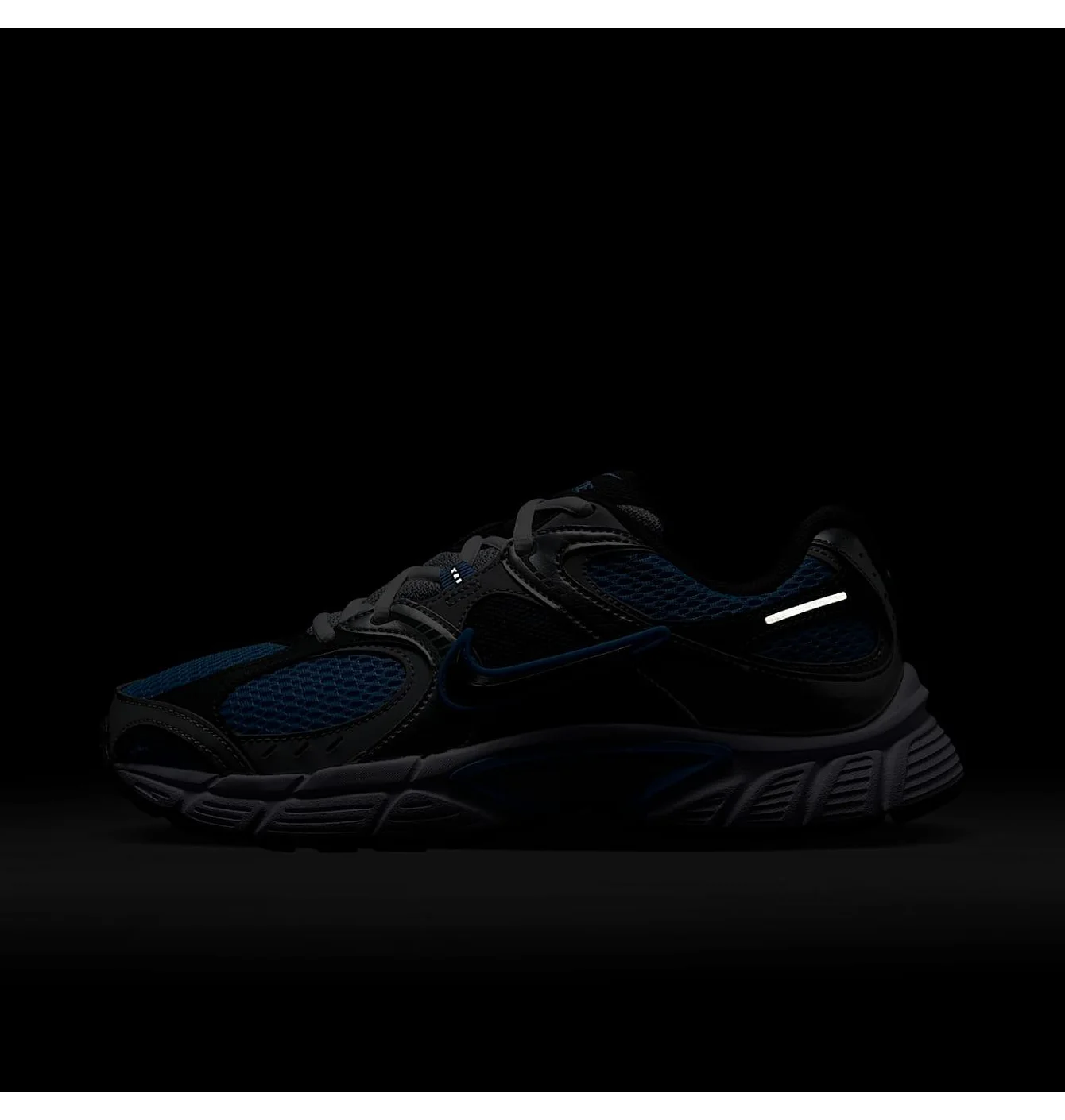 W NIKE V5 RNR