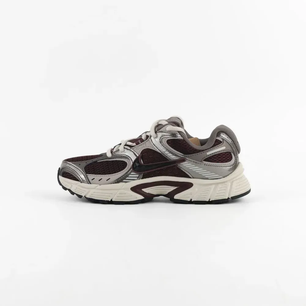 Кросівки жіночі Nike V5 Rnr (HQ7901-602)