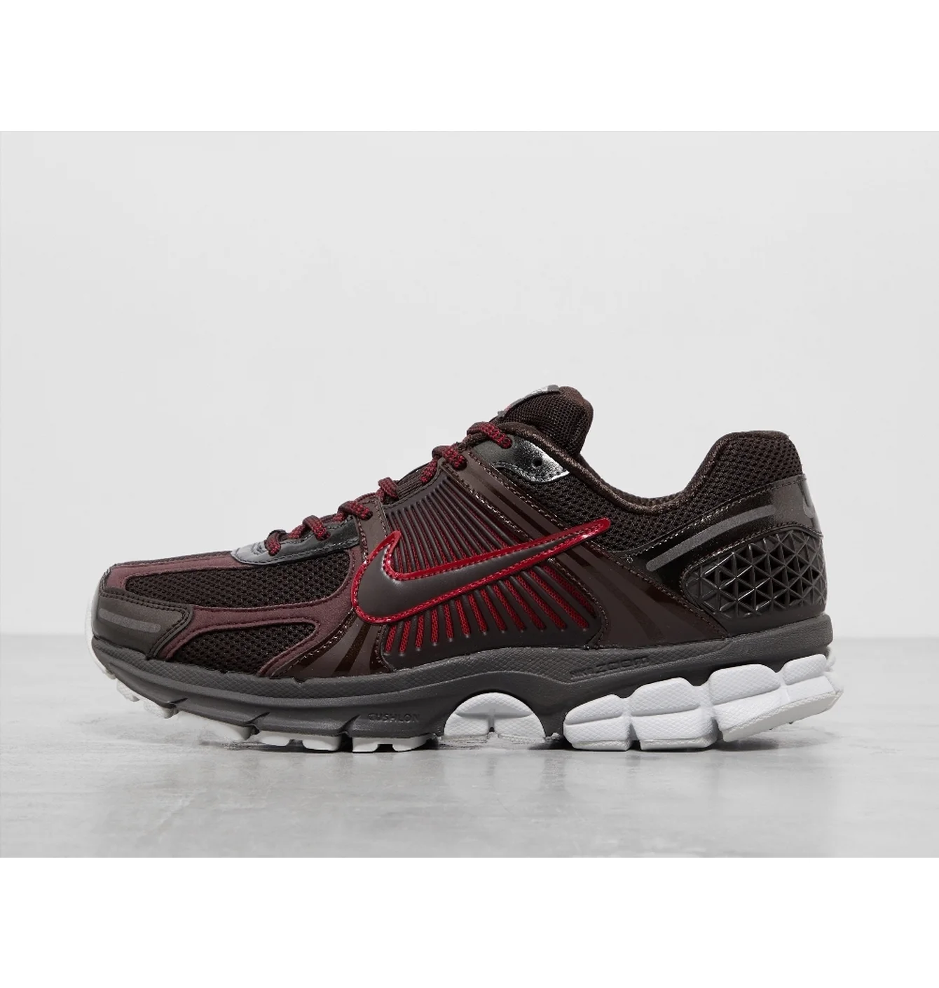 Кросівки чоловічі Nike Zoom Vomero 5 Brown FN3420-200