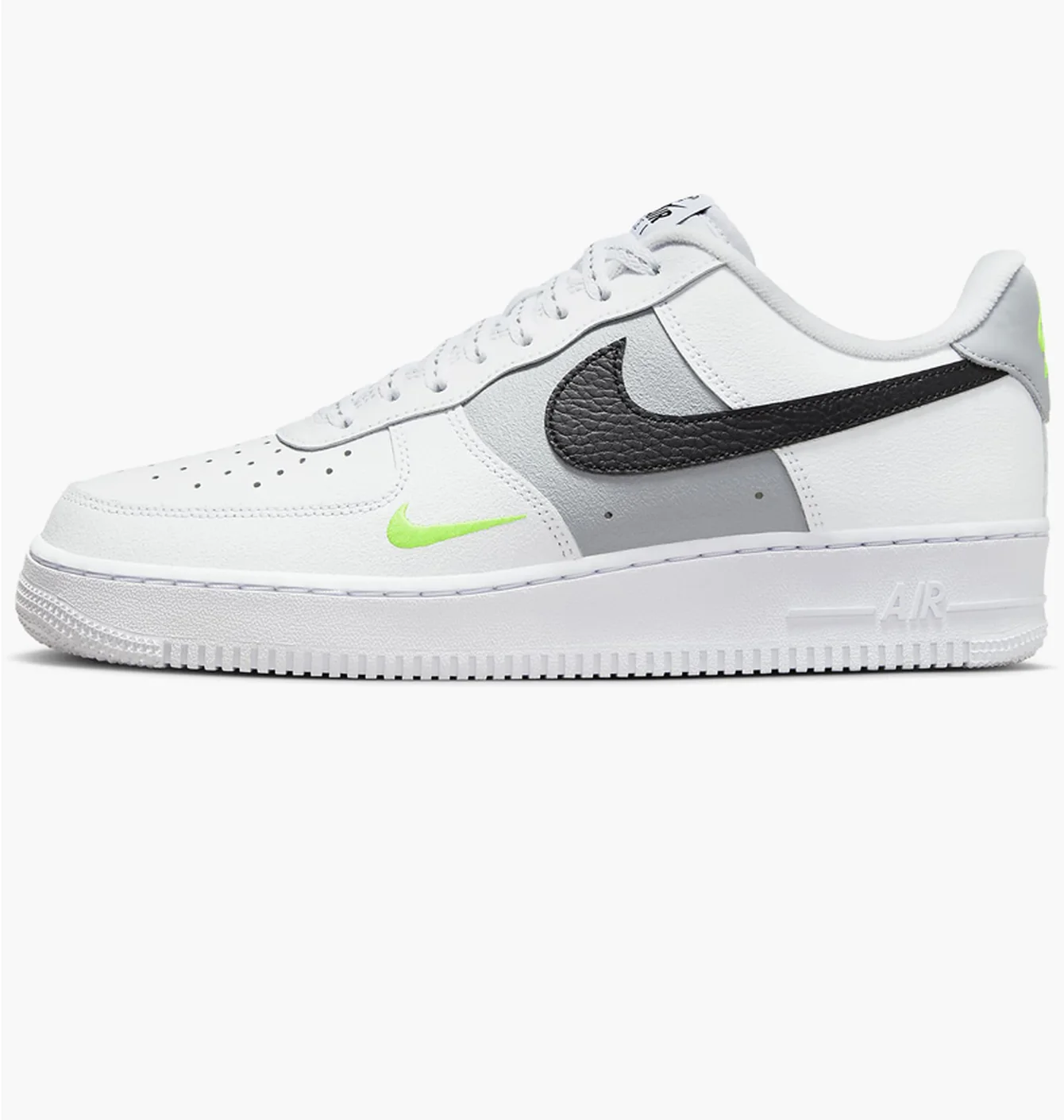 Кросівки чоловічі Nike Air Force 1 07 White FQ2204-100