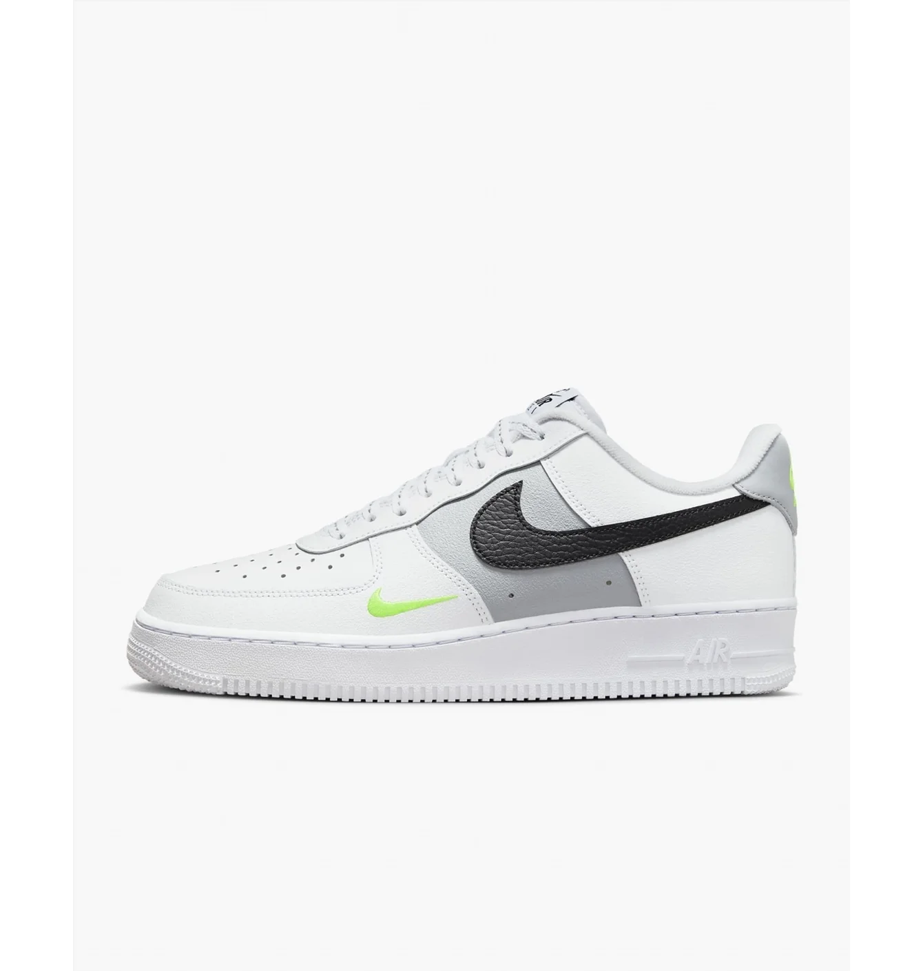 Кросівки чоловічі Nike Air Force 1 07 White FQ2204-100