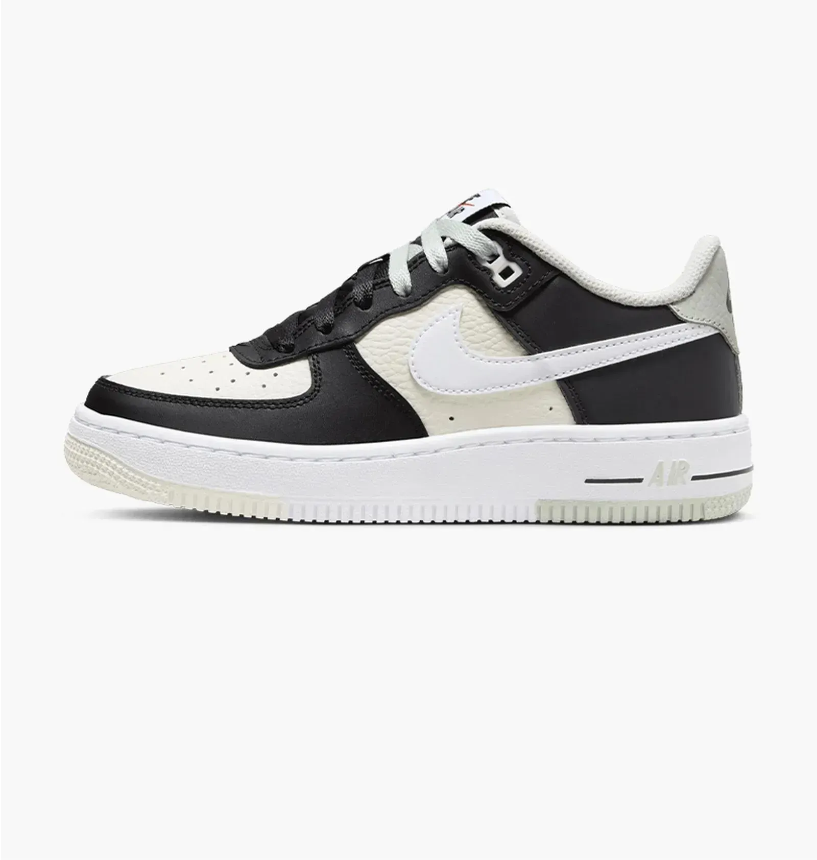 Кросівки жіночі Nike Air Force 1 Lv8 (Gs) (FB9035-002)