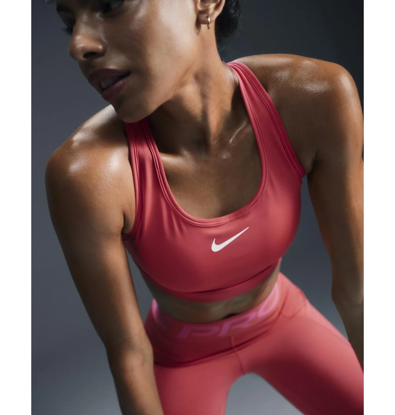 Топ жіночий Nike Swoosh Medium Support Pink DX6821-629