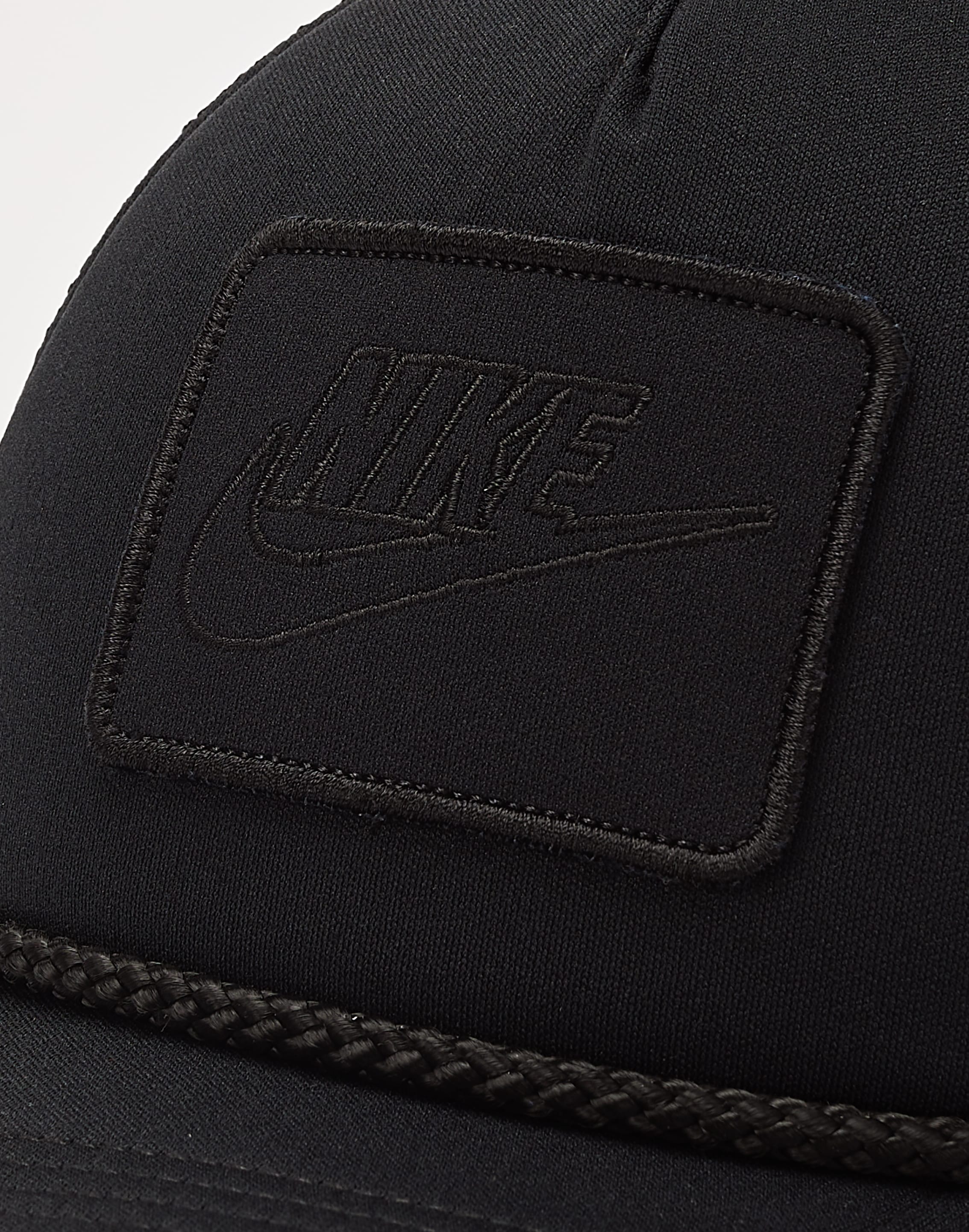 NIKE Dri-FIT Rise Structured Trucker Hat