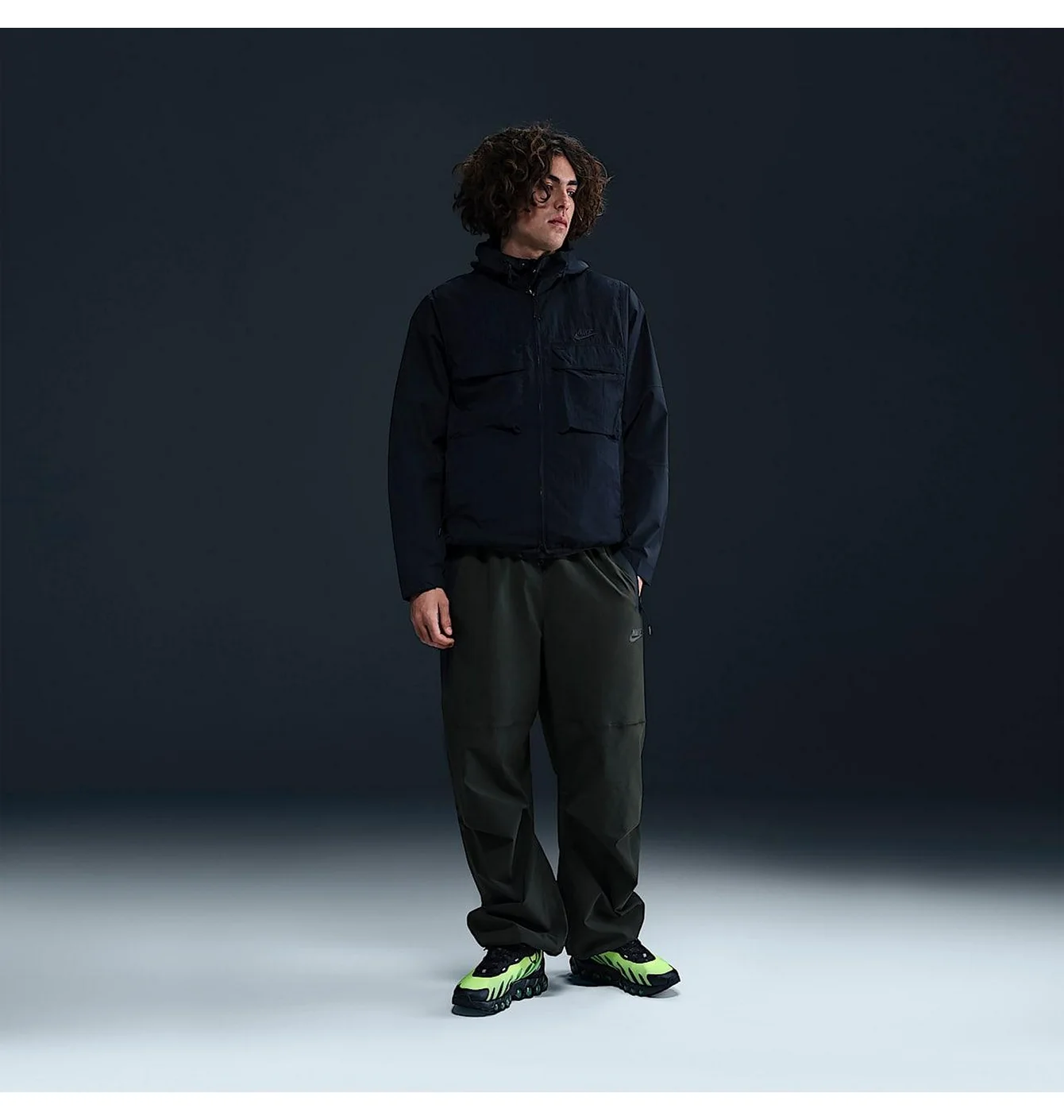 Штани чоловічі Nike Tech Woven Loose Fit Pants Olive HM7158-356