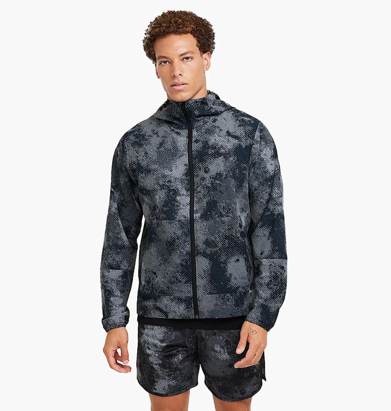 Вітровка чоловіча Nike Unlimited Camo/Grey FZ1092-010