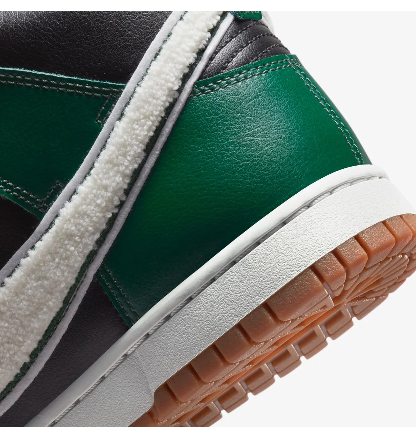 Кросівки чоловічі Nike Dunk High Retro Shoes Black/Green Dr8805-001