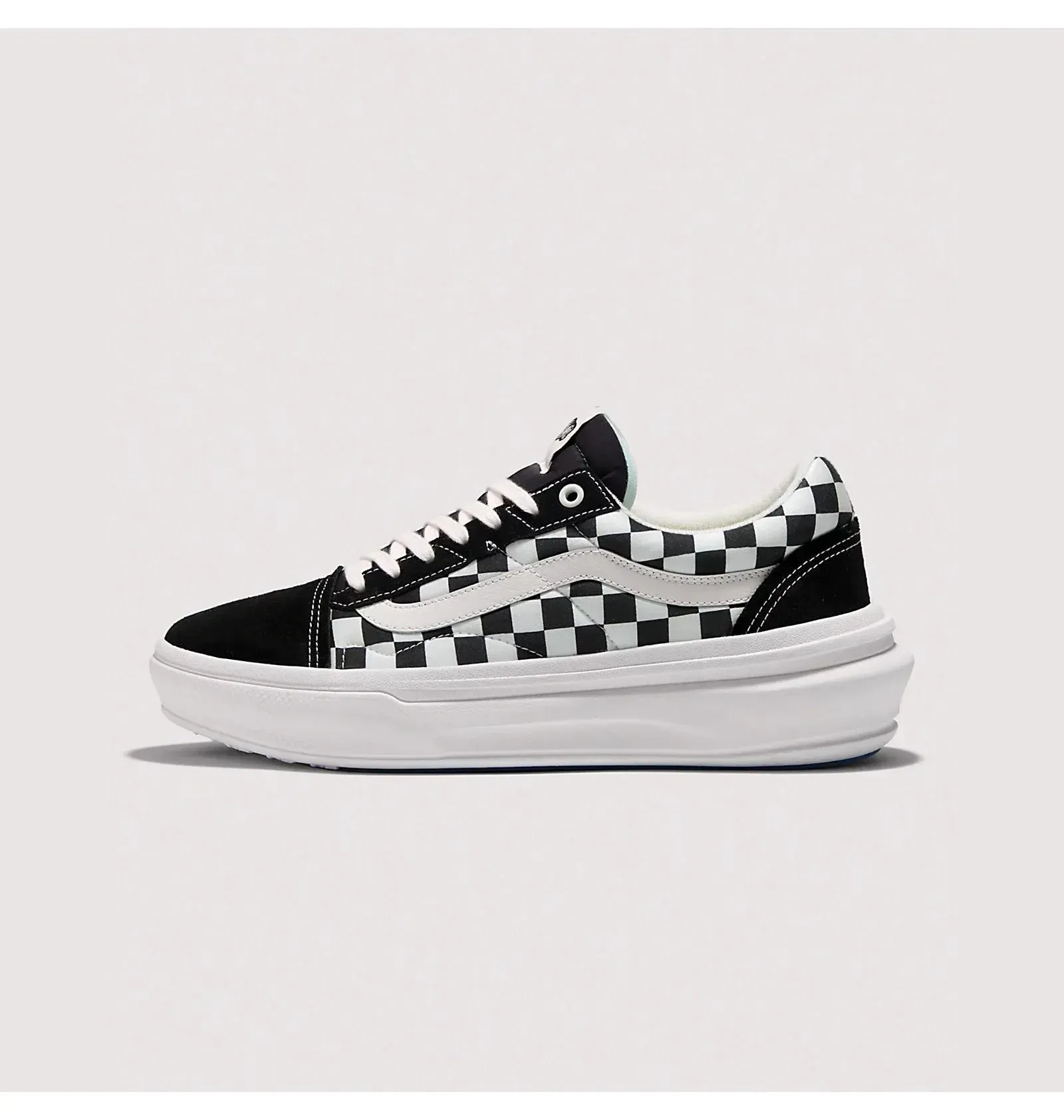 Кросівки унісекс Vans Old Skool Overt Comfycush Checkerboard Black/White (VN0A7Q5E95Y)