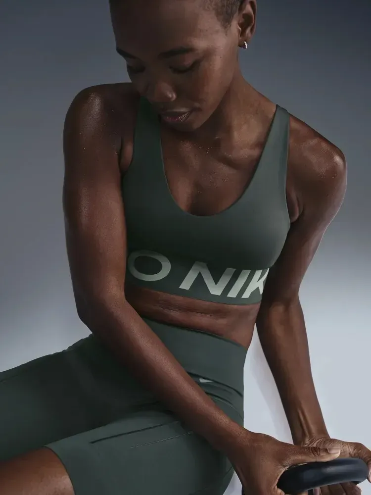 Спортивний топ жіночий Nike Np Indy Plunge Bra Bold (HF7324-006)