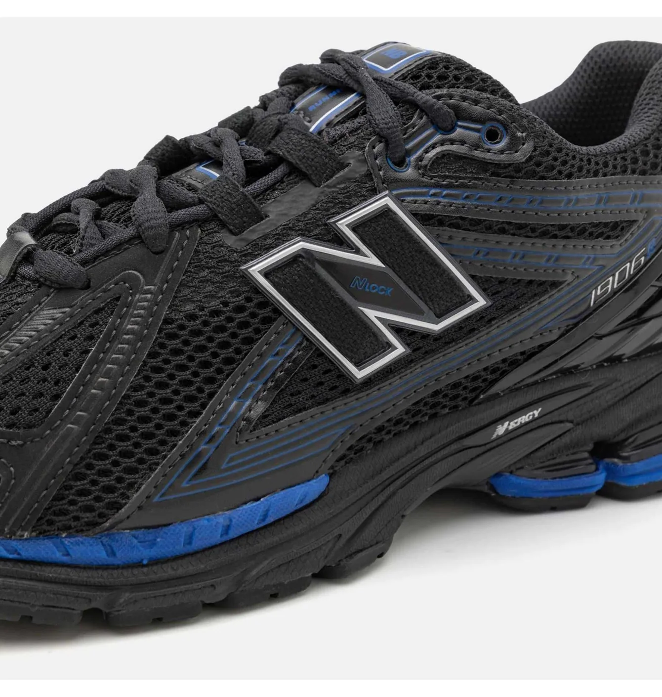 Кросівки чоловічі New Balance 1906R Black M1906RZT