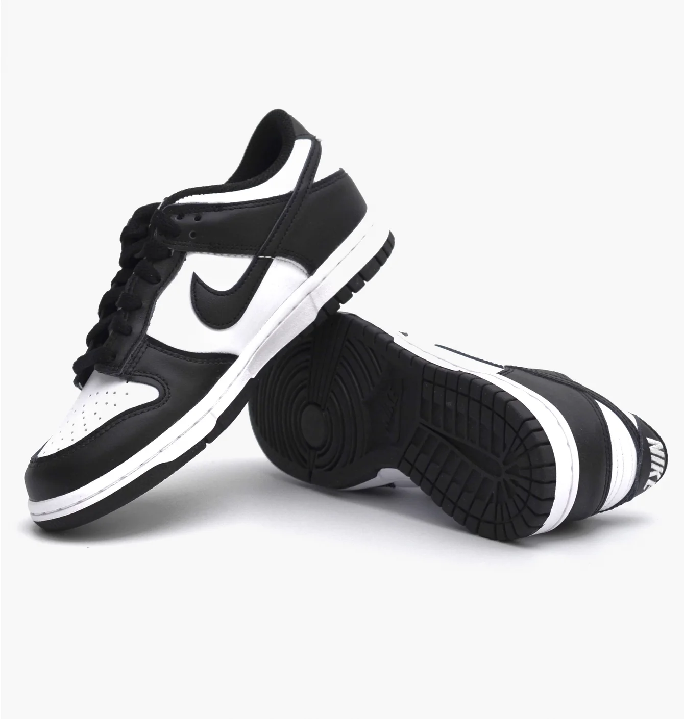 Кросівки жіночі Nike Dunk Low Retro White/Black CW1590-100