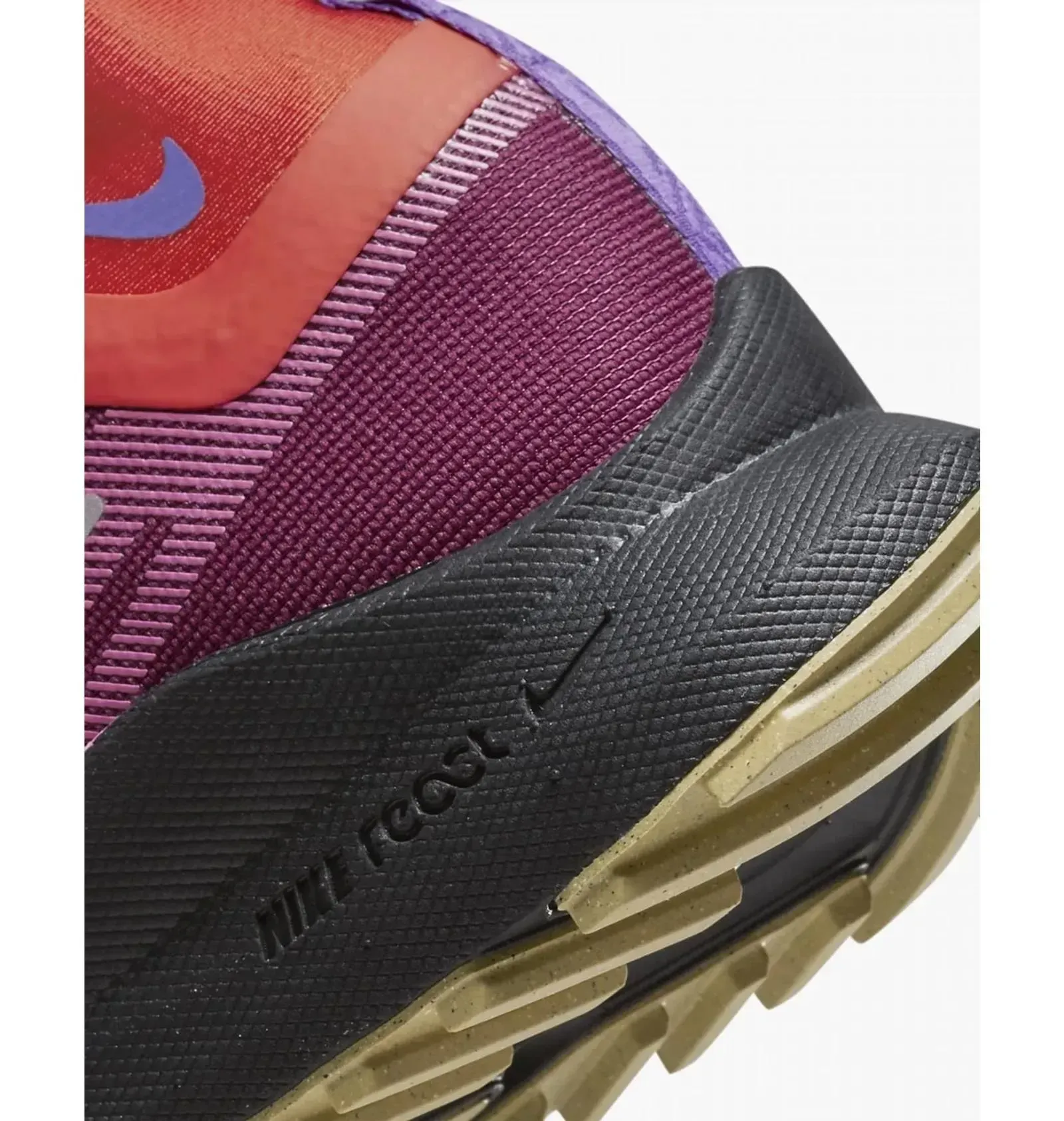 Кросівки жіночі Nike Pegasus Trail 4 Gore-Tex Bordo (FD0875-600)