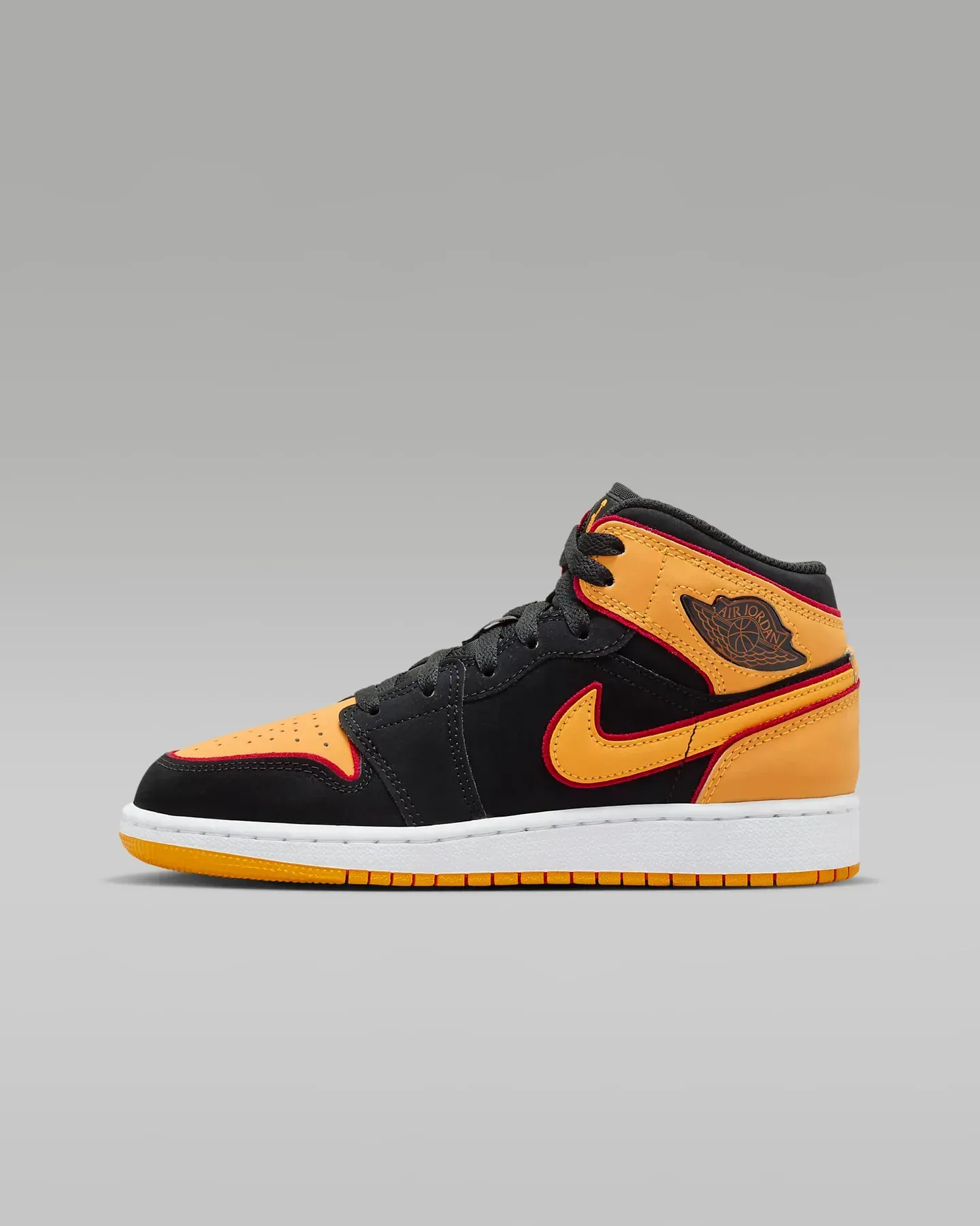 Кросівки жіночі Jordan Air 1 Mid Se (FJ4924-008)