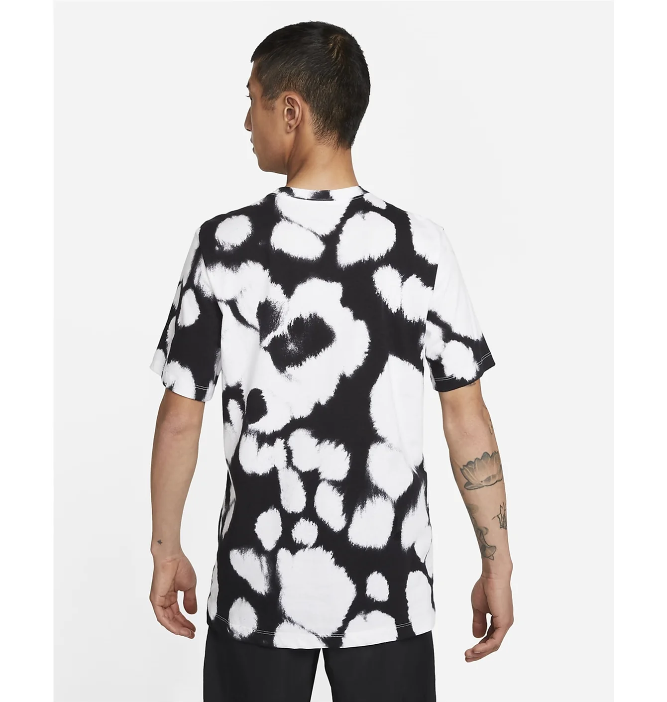 Футболка чоловіча Nike Mens T-Shirt Black/White DM6433-100