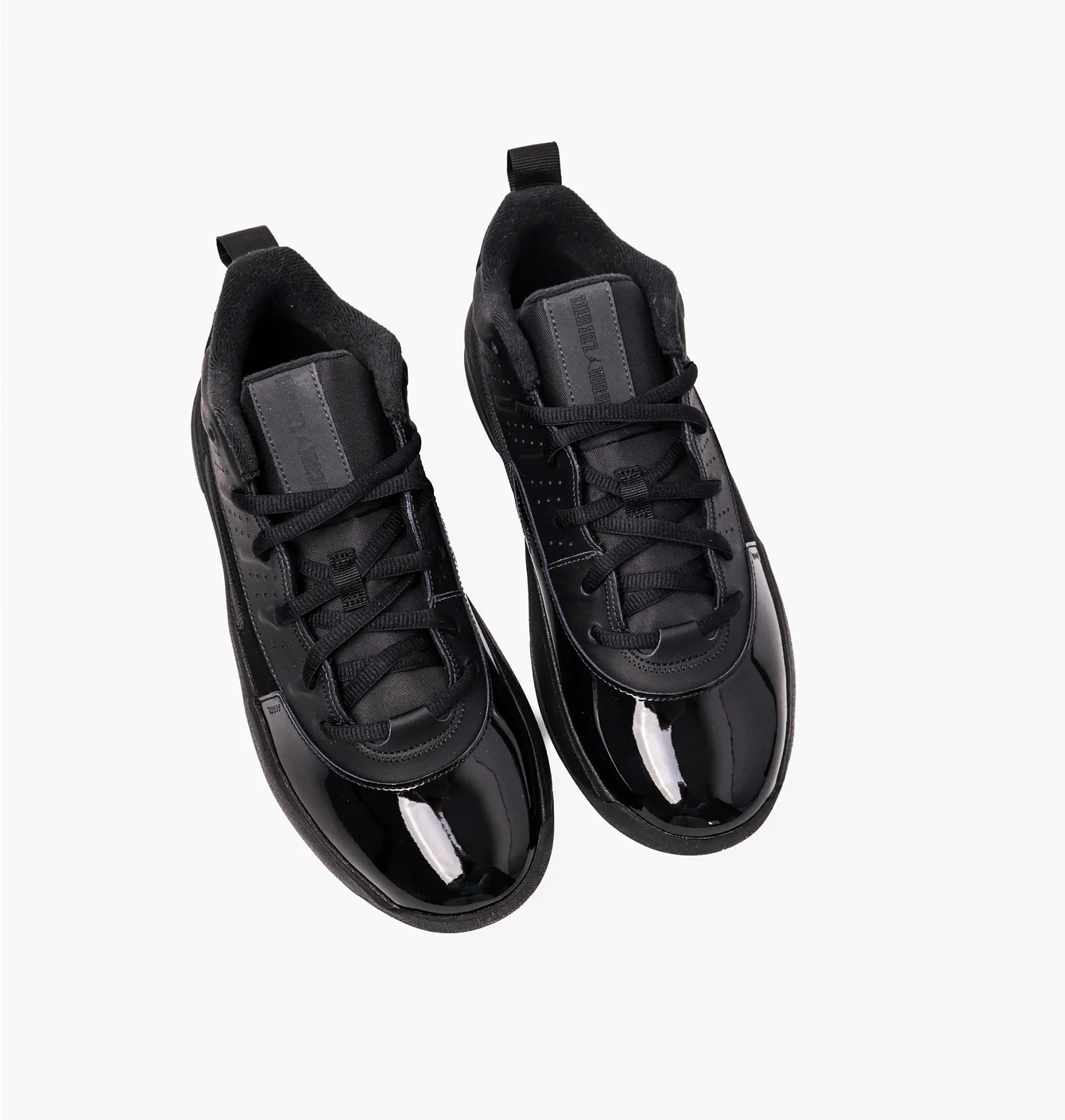 Кросівки Nike Air Jordan Max Aura 7