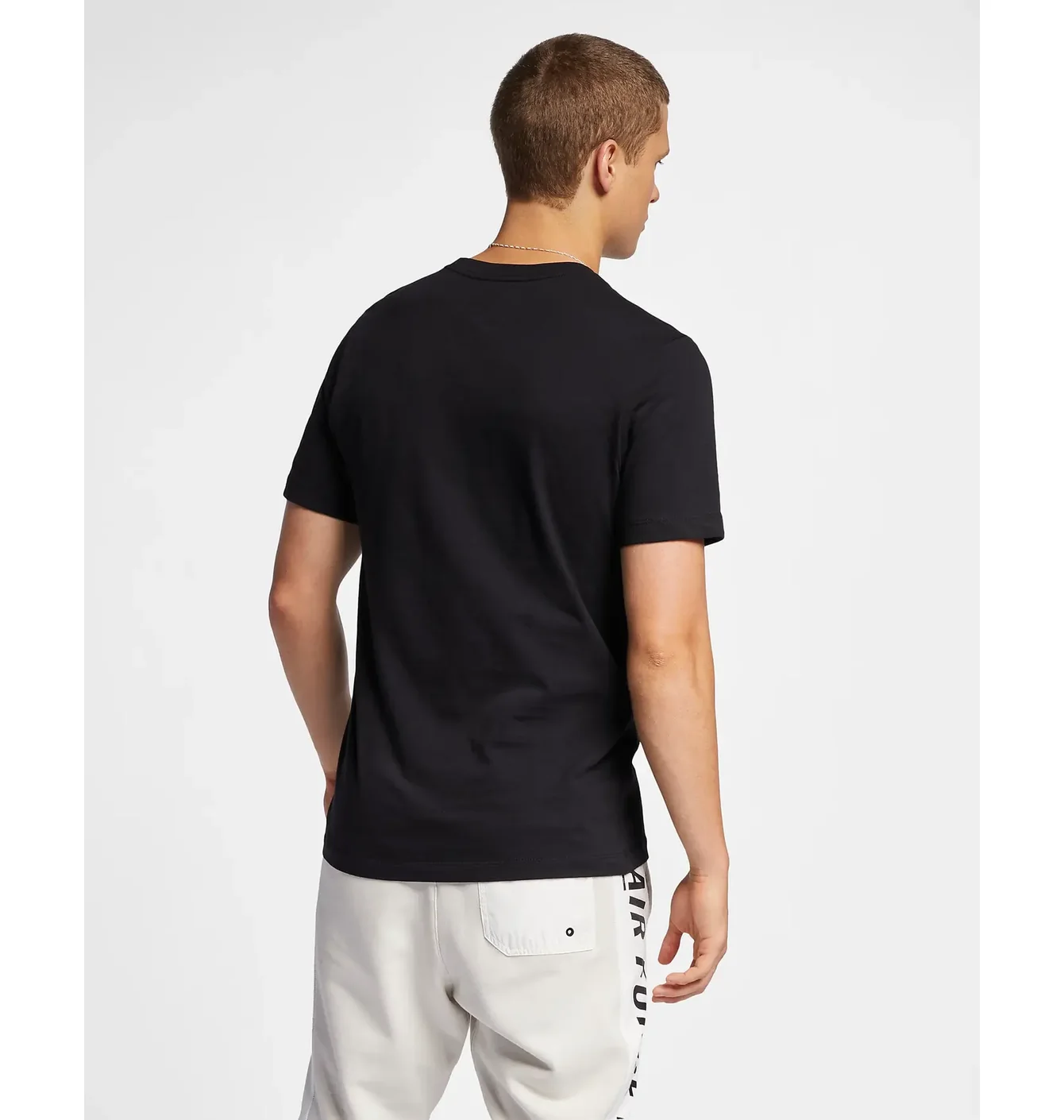 Футболка чоловіча Nike M Tee Black DX1985-010