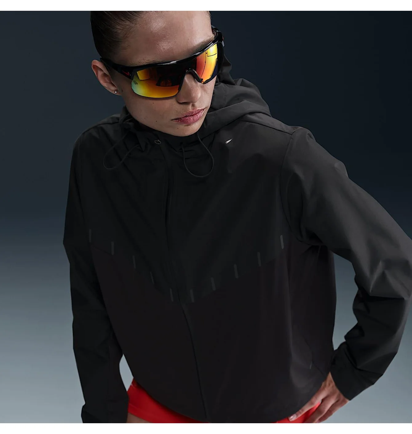 Вітровка жіноча Nike Arswft Sf Argmi Jk Black FZ3396-010