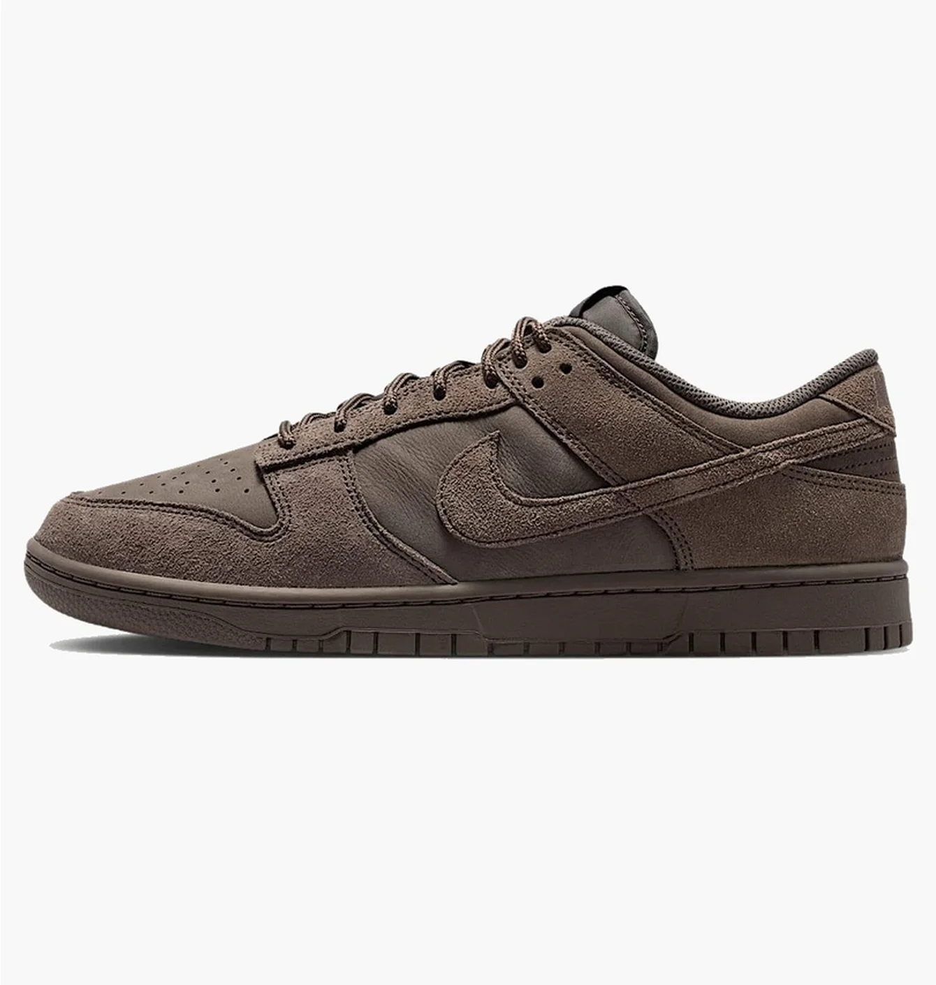 Кросівки чоловічі Nike Dunk Low Retro S E MenS Shoes Brown IB6651-200