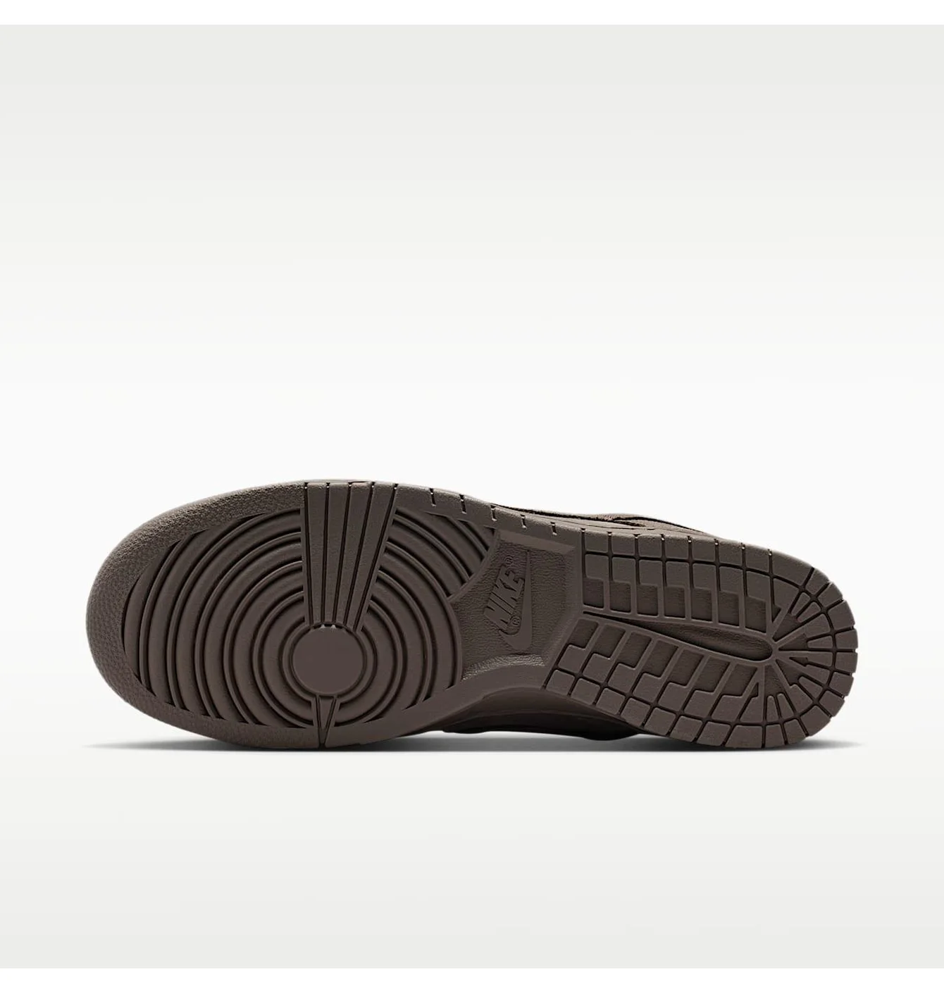 Кросівки чоловічі Nike Dunk Low Retro S E MenS Shoes Brown IB6651-200