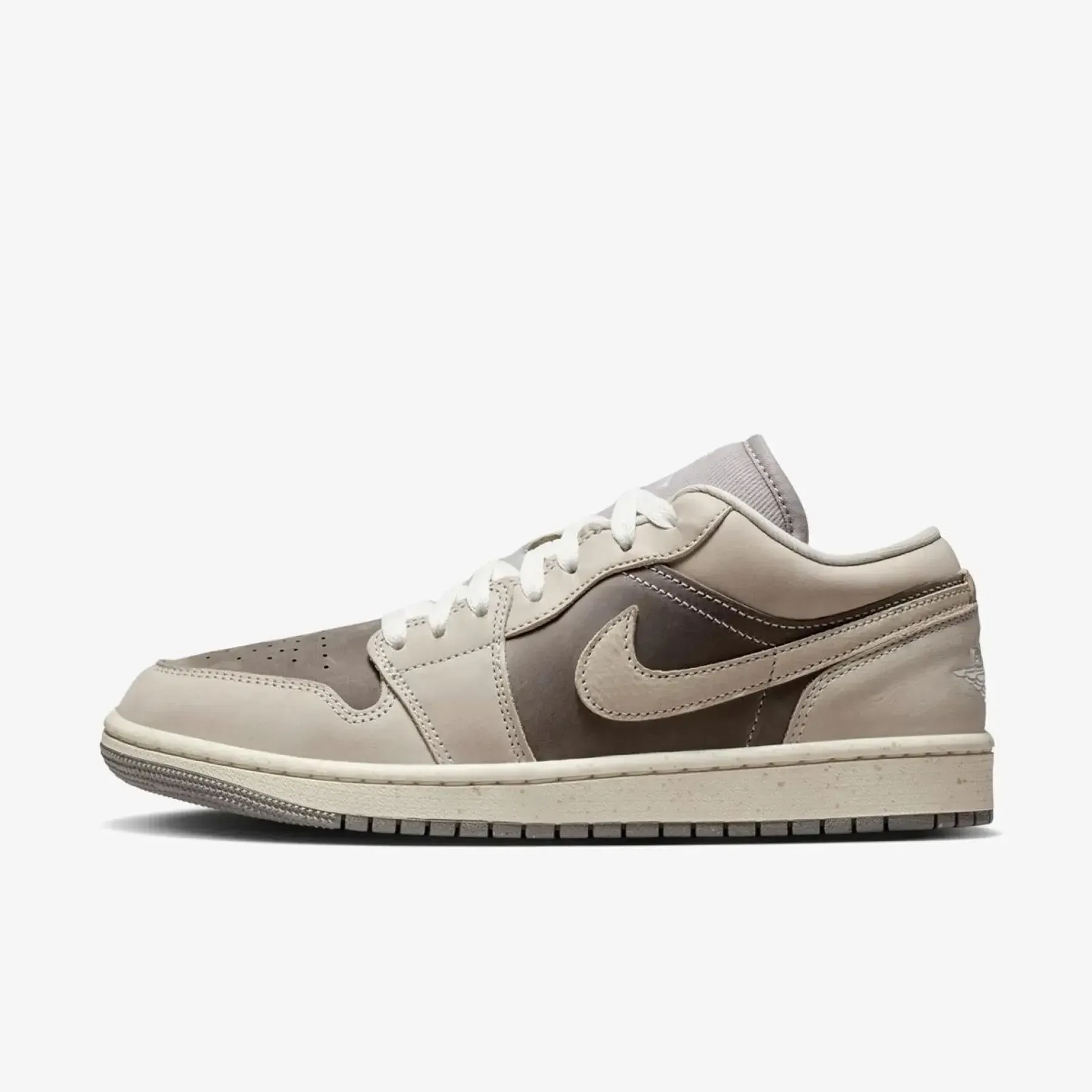 Кросівки жіночі Jordan 1 Low Se (IB7011-001)