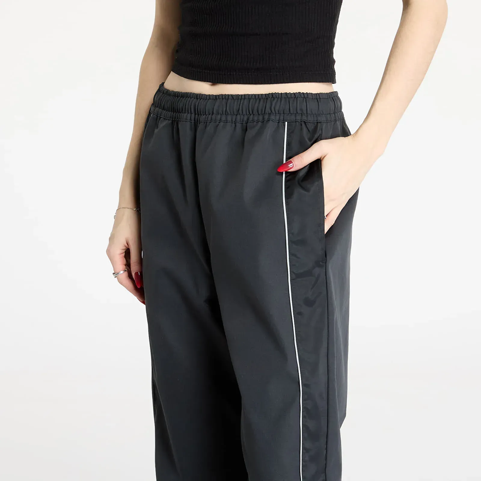Брюки жіночі Nike Sportswear Woven Pants (HQ3751-010)