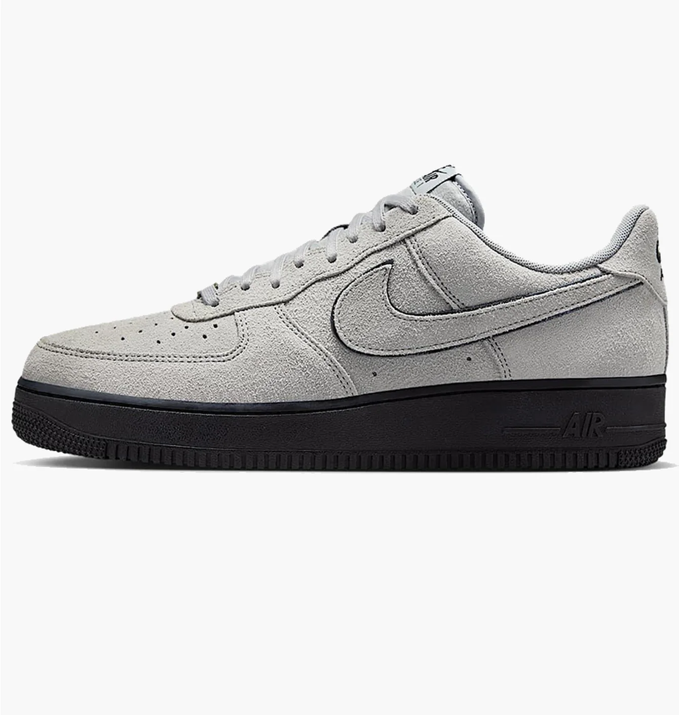 Чоловічі кросівки Nike Air Force 1 07 LV8