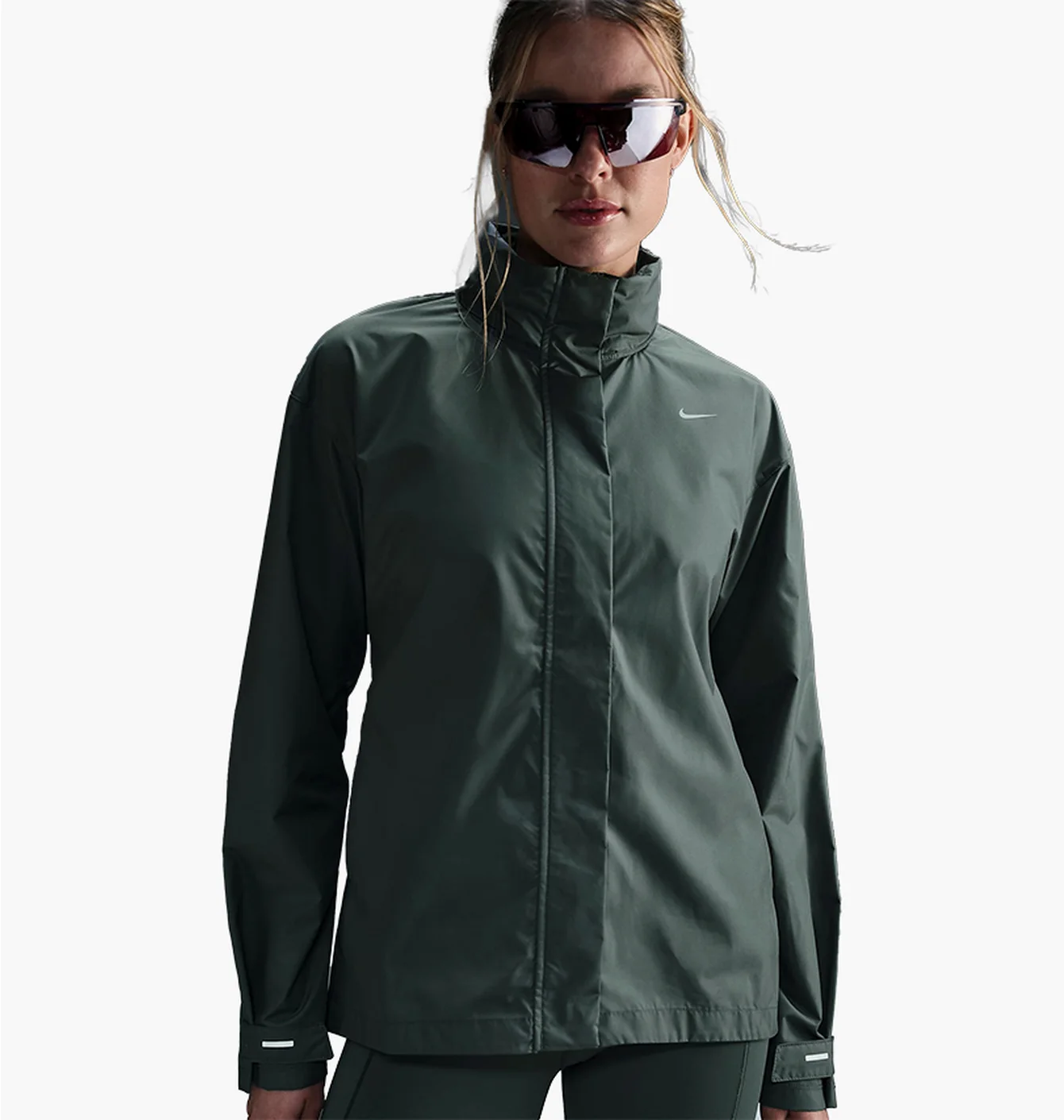Куртка жіноча Nike Fast Repel Green FB7451-338