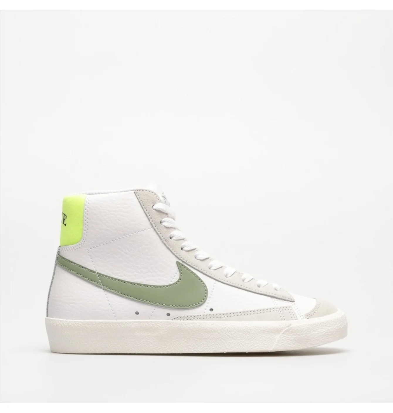 Кросівки жіночі Nike Blazer Mid 77 White FJ4740-100
