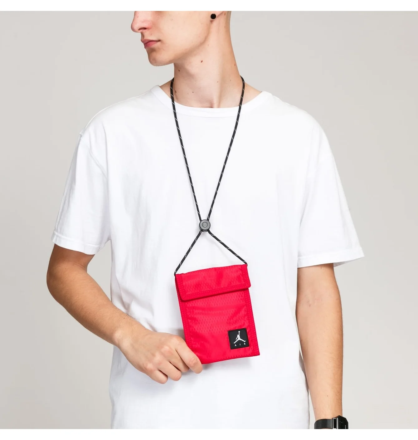 Гаманець унісекс Air Jordan Tri-Fold Pouch Light Strap Red 9A0325-R78